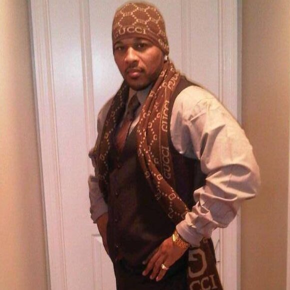 Meet your Posher, Raymond - Picture 1 of 1